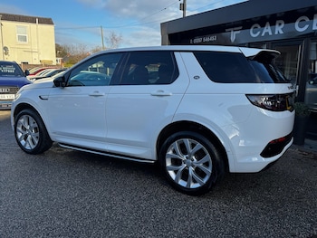 Used Land Rover Discovery Sport 2021 for sale - 76926137: Photo