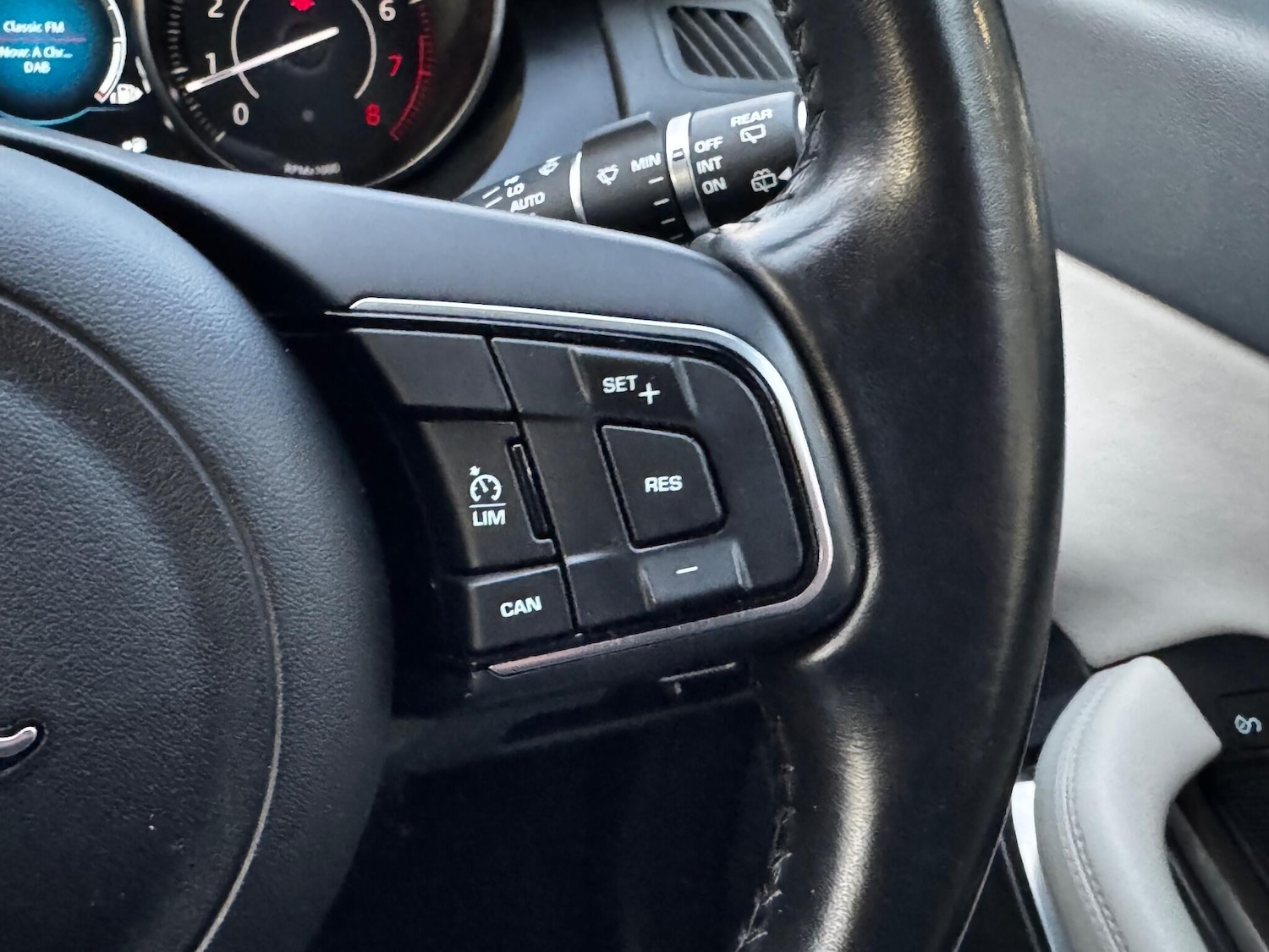 Used Jaguar E-Pace 2019 for sale - 76953189: Photo 25