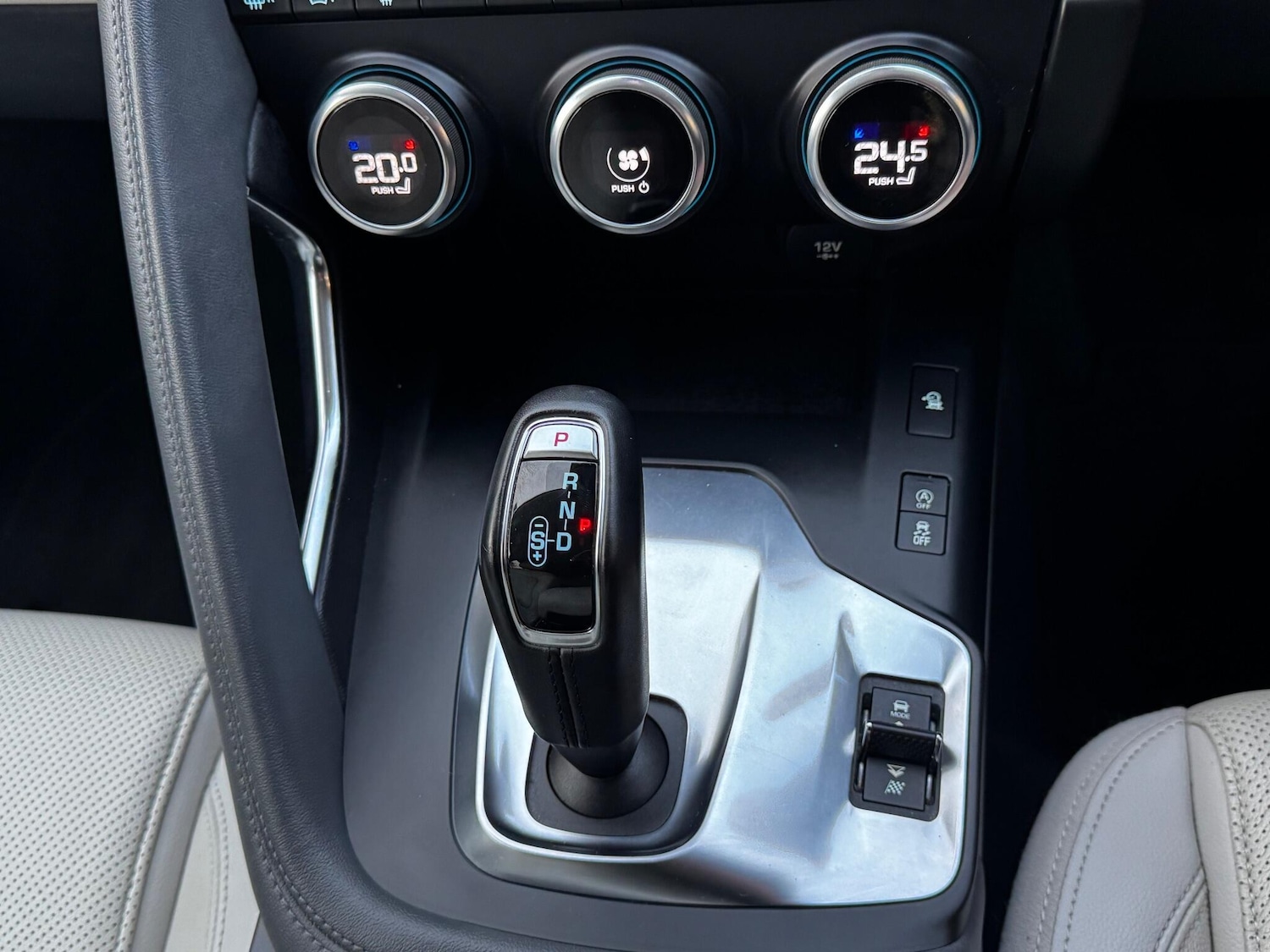 Used Jaguar E-Pace 2019 for sale - 76953189: Photo 26