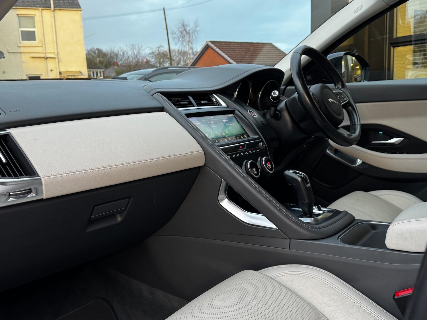 Used Jaguar E-Pace 2019 for sale - 76953189: Photo 42