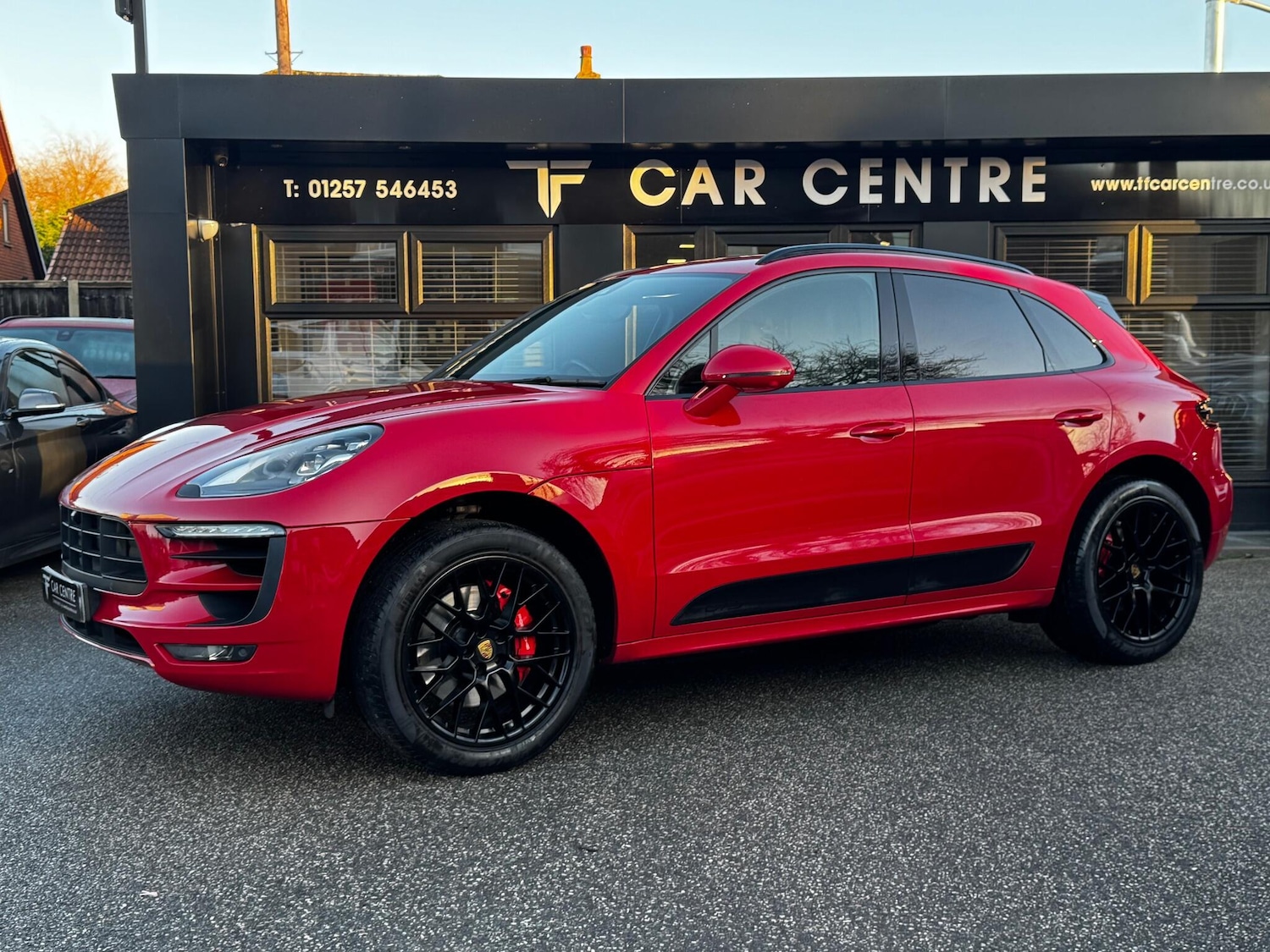 Used Porsche Macan 2018 for sale - 77191527: Photo 2