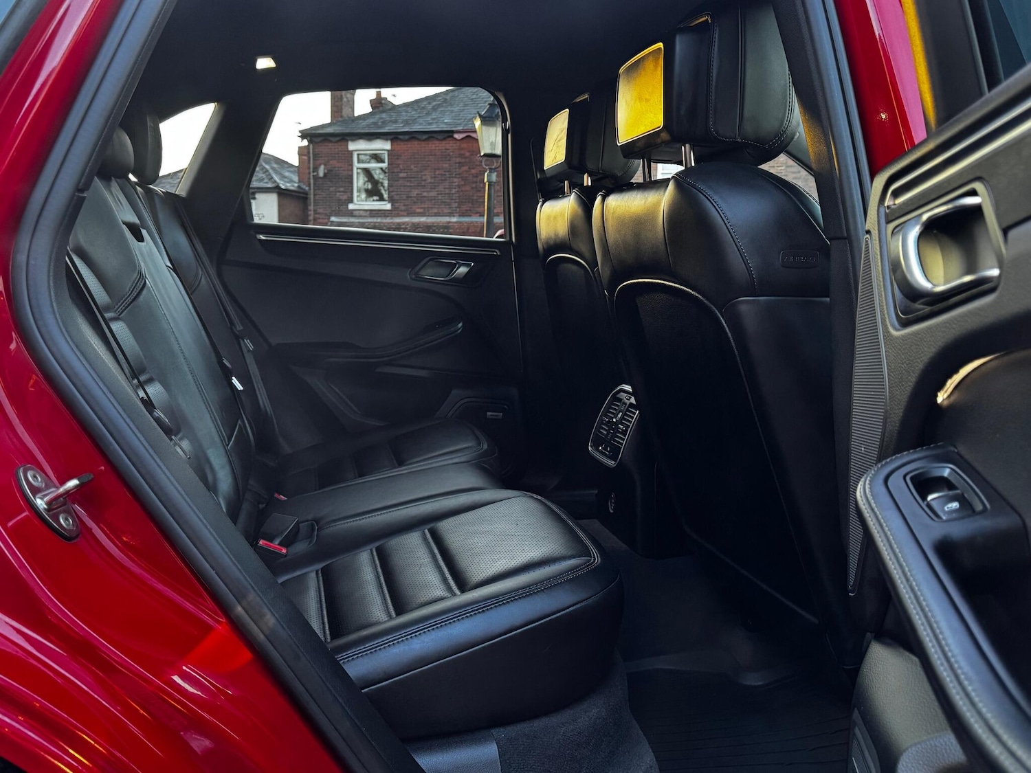 Used Porsche Macan 2018 for sale - 77191527: Photo 44