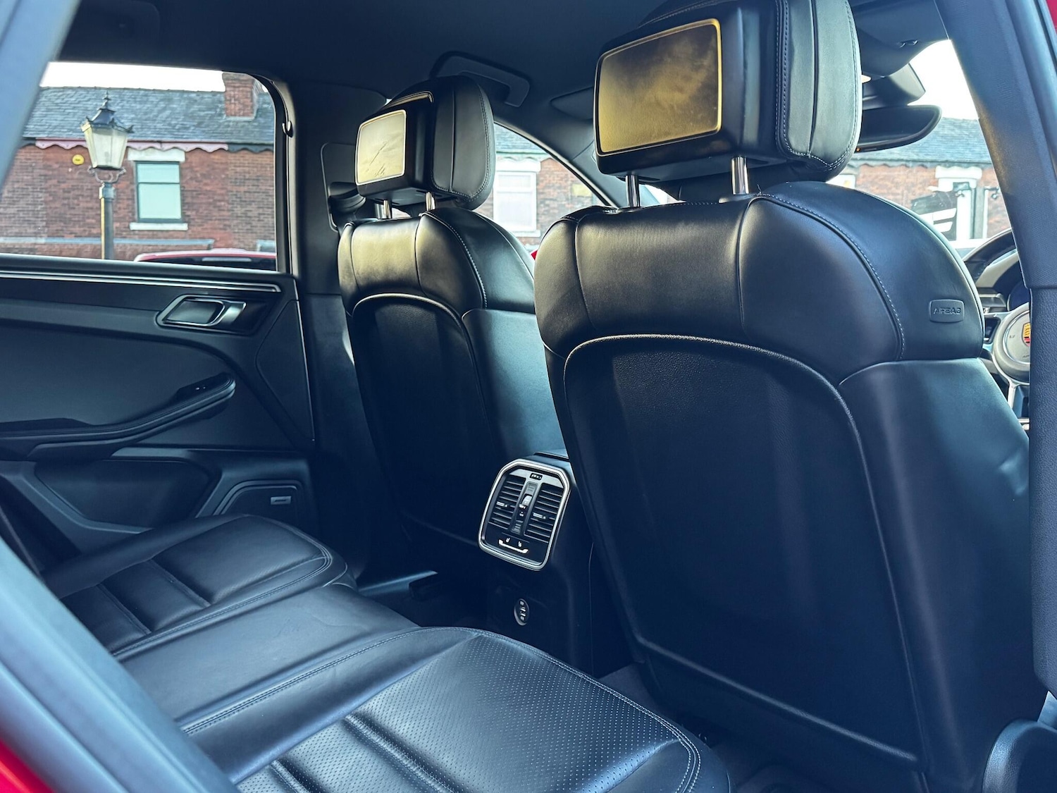 Used Porsche Macan 2018 for sale - 77191527: Photo 48