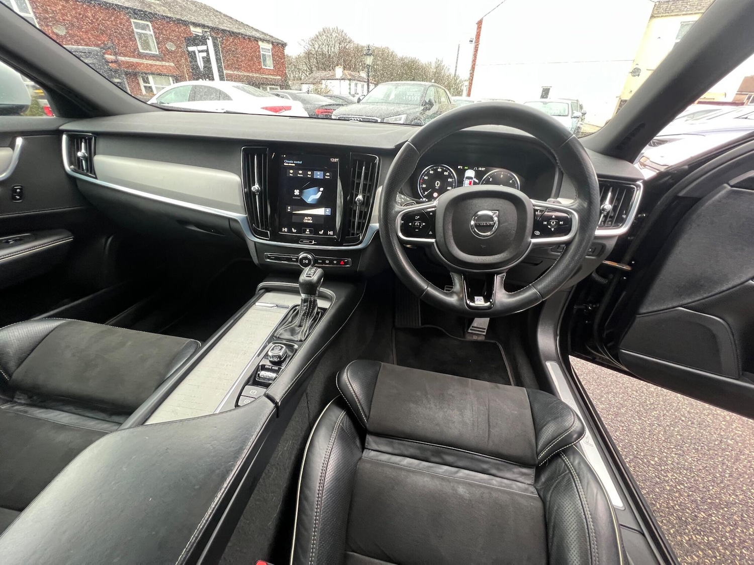 Used Volvo V90 2017 for sale - 77625394: Photo 28