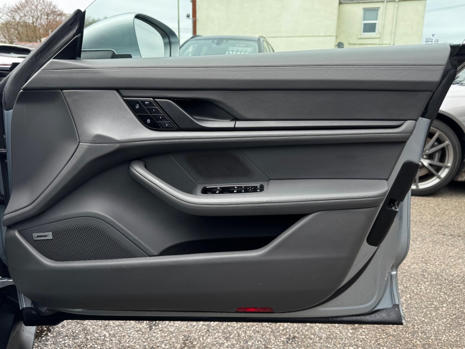 Used Porsche Taycan 2020 for sale - 78100160: Photo 26