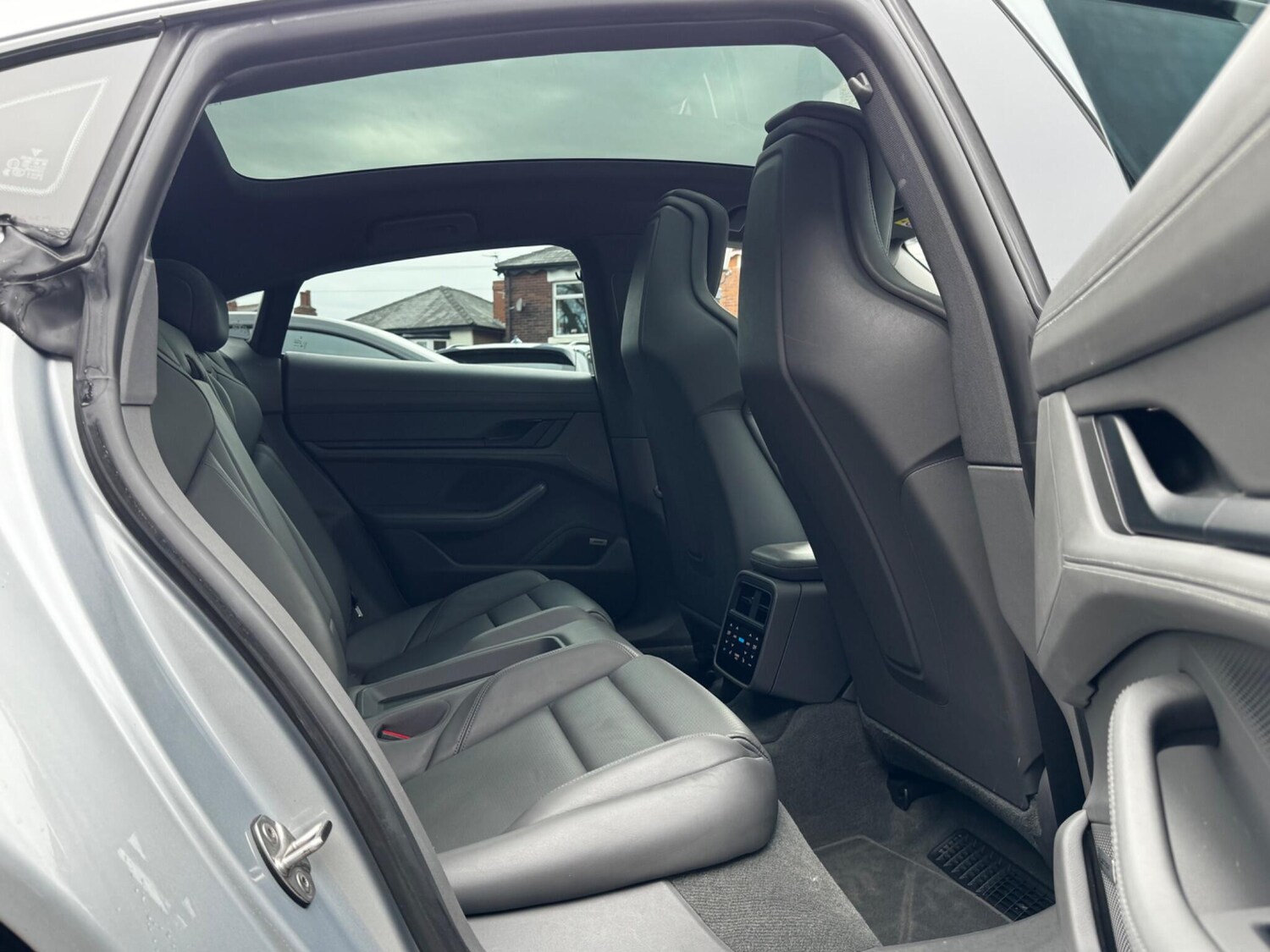 Used Porsche Taycan 2020 for sale - 78100160: Photo 44