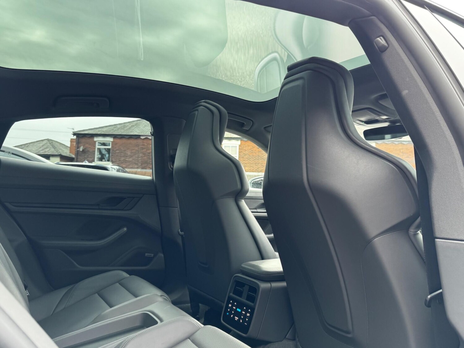 Used Porsche Taycan 2020 for sale - 78100160: Photo 45