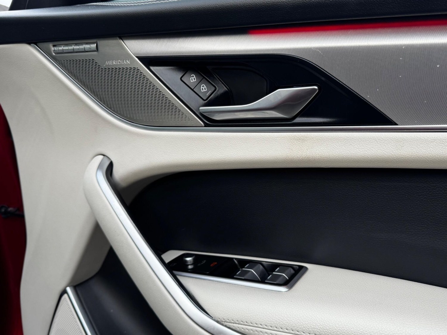 Used Jaguar F-Pace 2023 for sale - 77266860: Photo 25