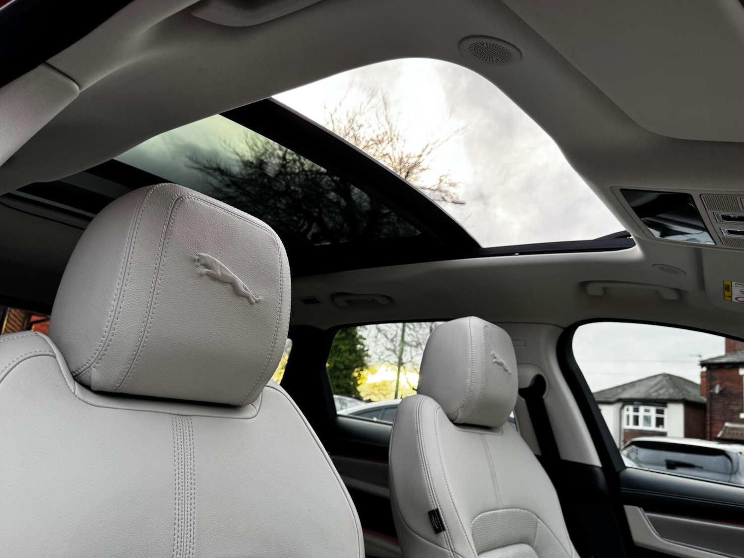 Used Jaguar F-Pace 2023 for sale - 77266860: Photo 26