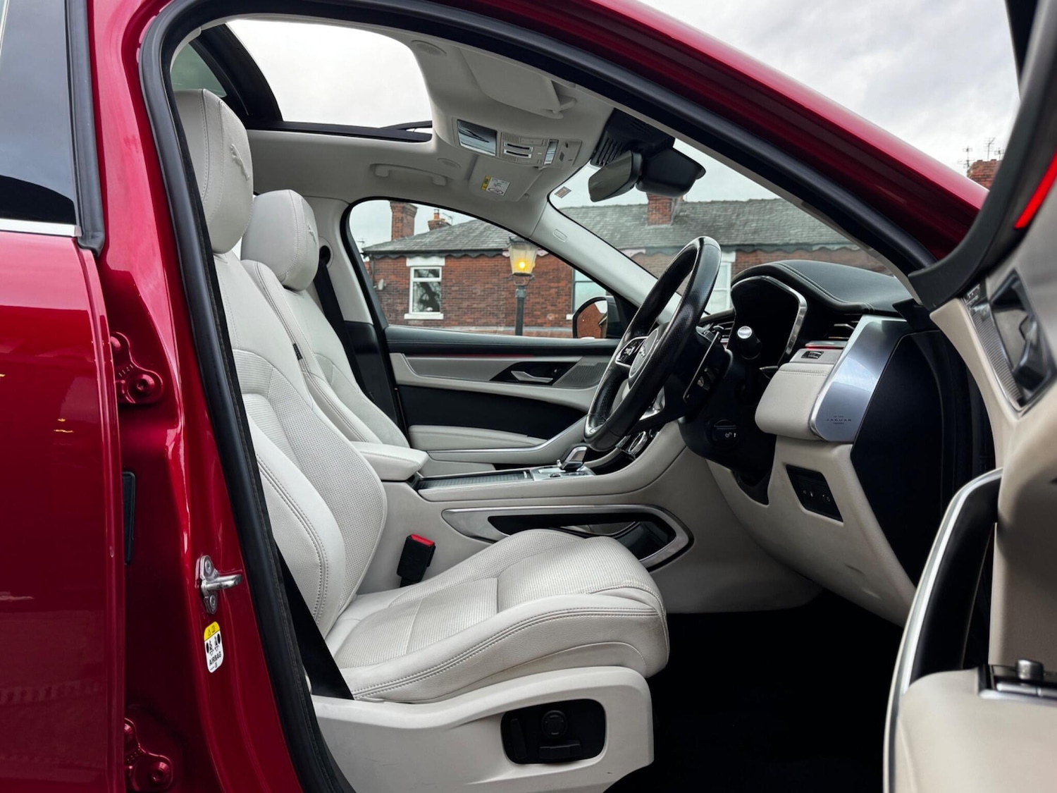 Used Jaguar F-Pace 2023 for sale - 77266860: Photo 28