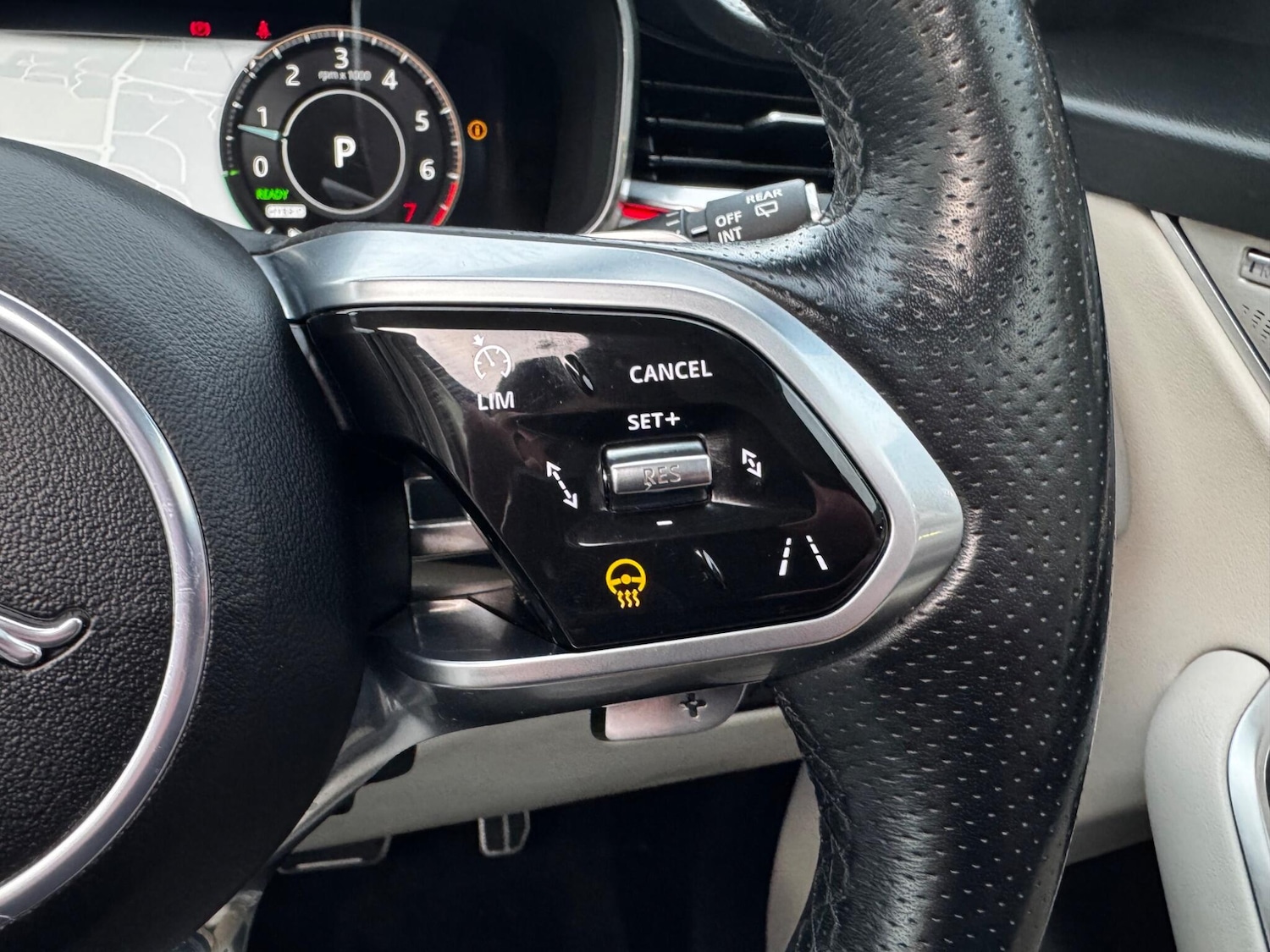 Used Jaguar F-Pace 2023 for sale - 77266860: Photo 30