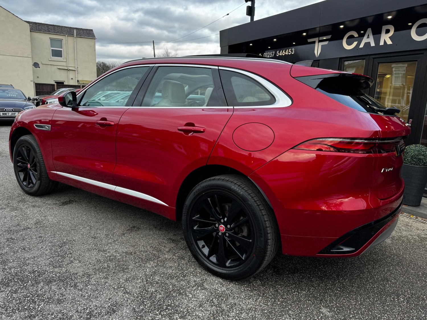 Used Jaguar F-Pace 2023 for sale - 77266860: Photo 4