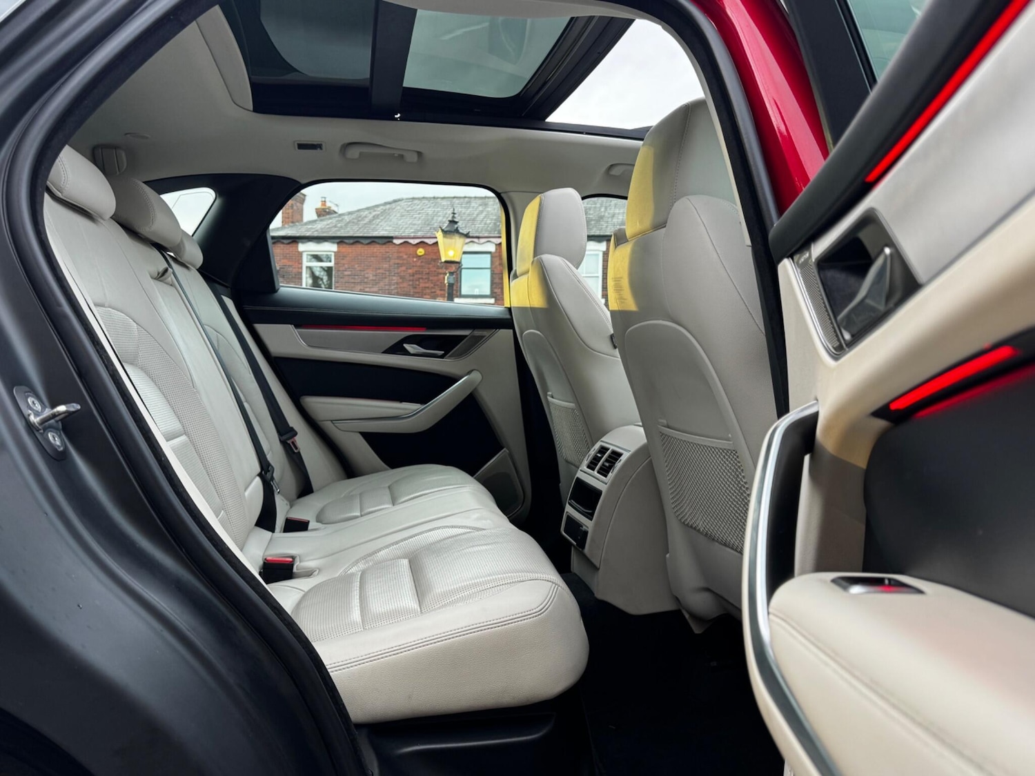 Used Jaguar F-Pace 2023 for sale - 77266860: Photo 43