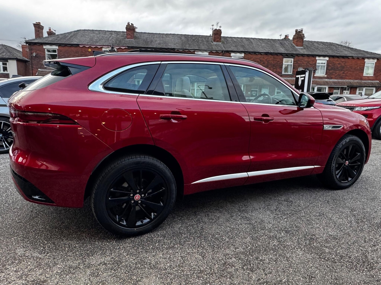 Used Jaguar F-Pace 2023 for sale - 77266860: Photo 9