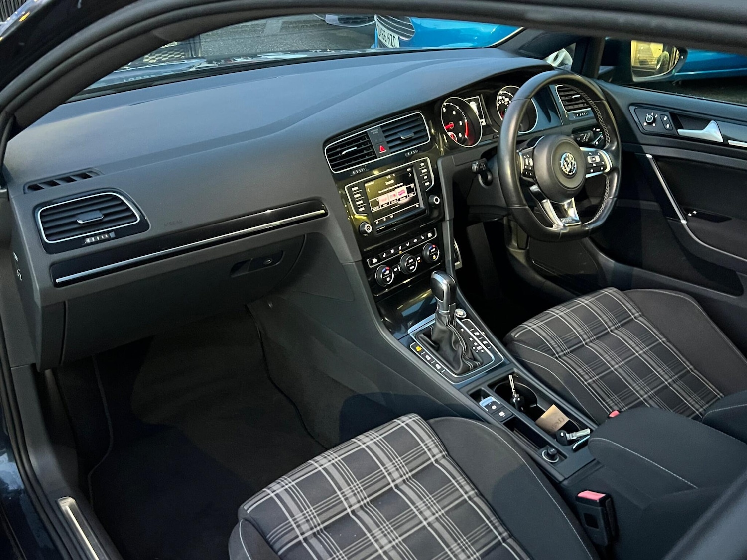 Used Volkswagen Golf 2015 for sale - 77029307: Photo 28