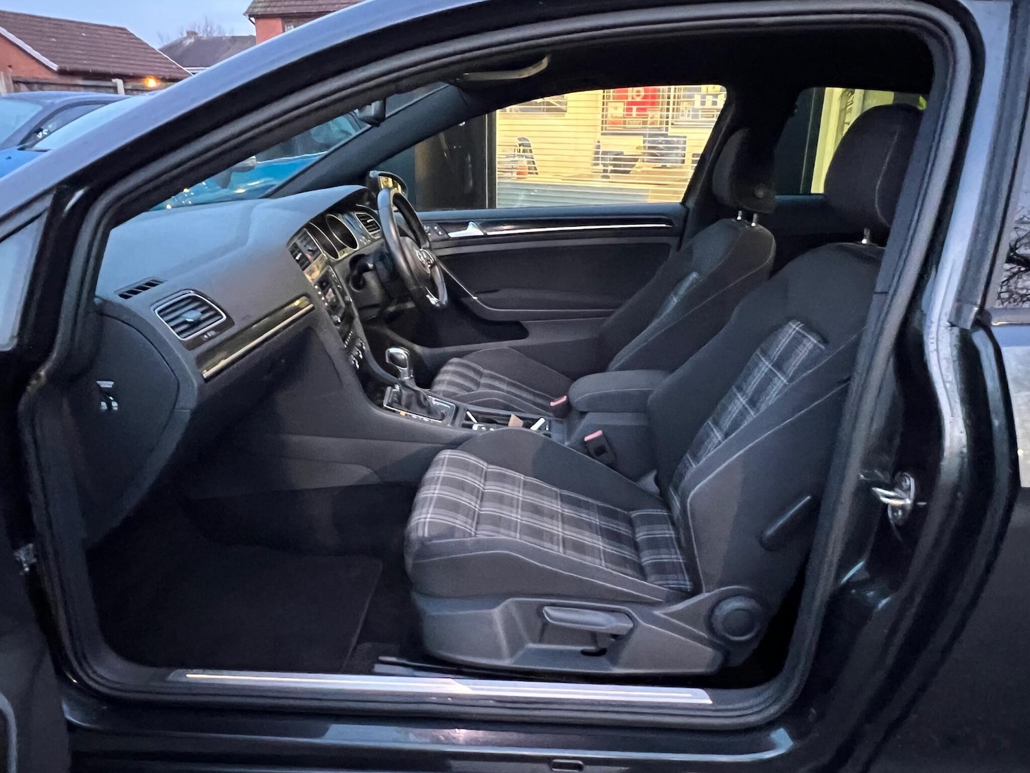 Used Volkswagen Golf 2015 for sale - 77029307: Photo 33