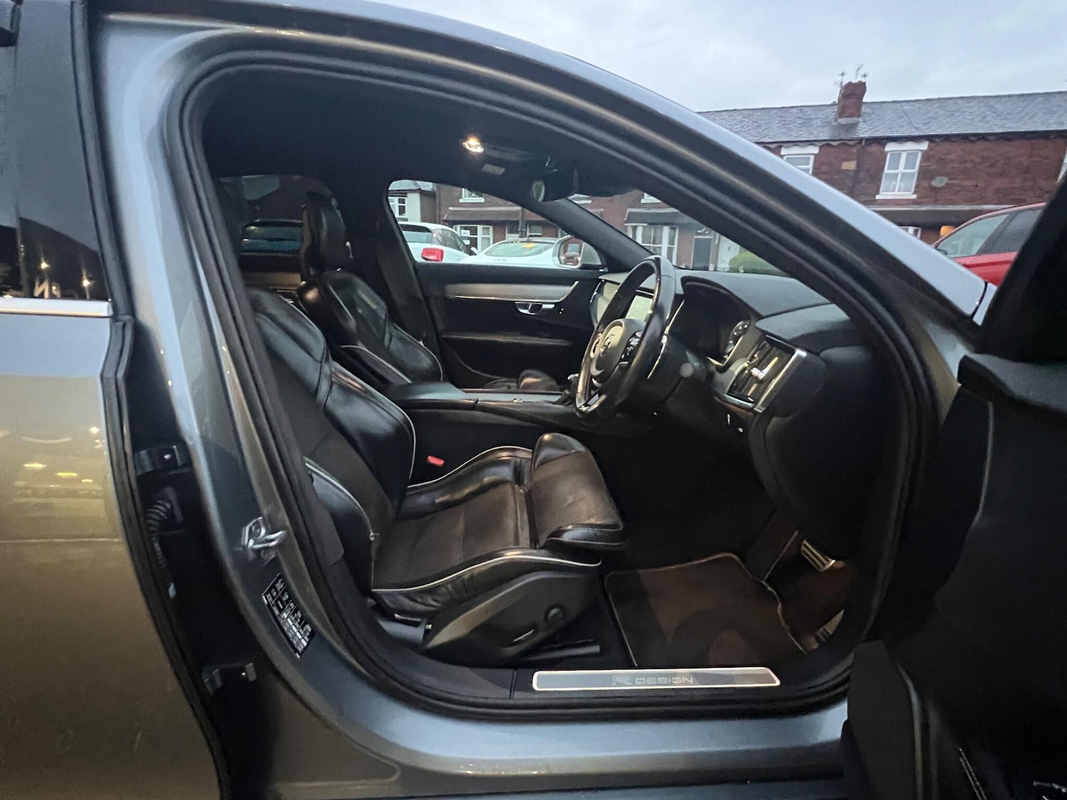 Used Volvo S90 2018 for sale - 76912810: Photo 25