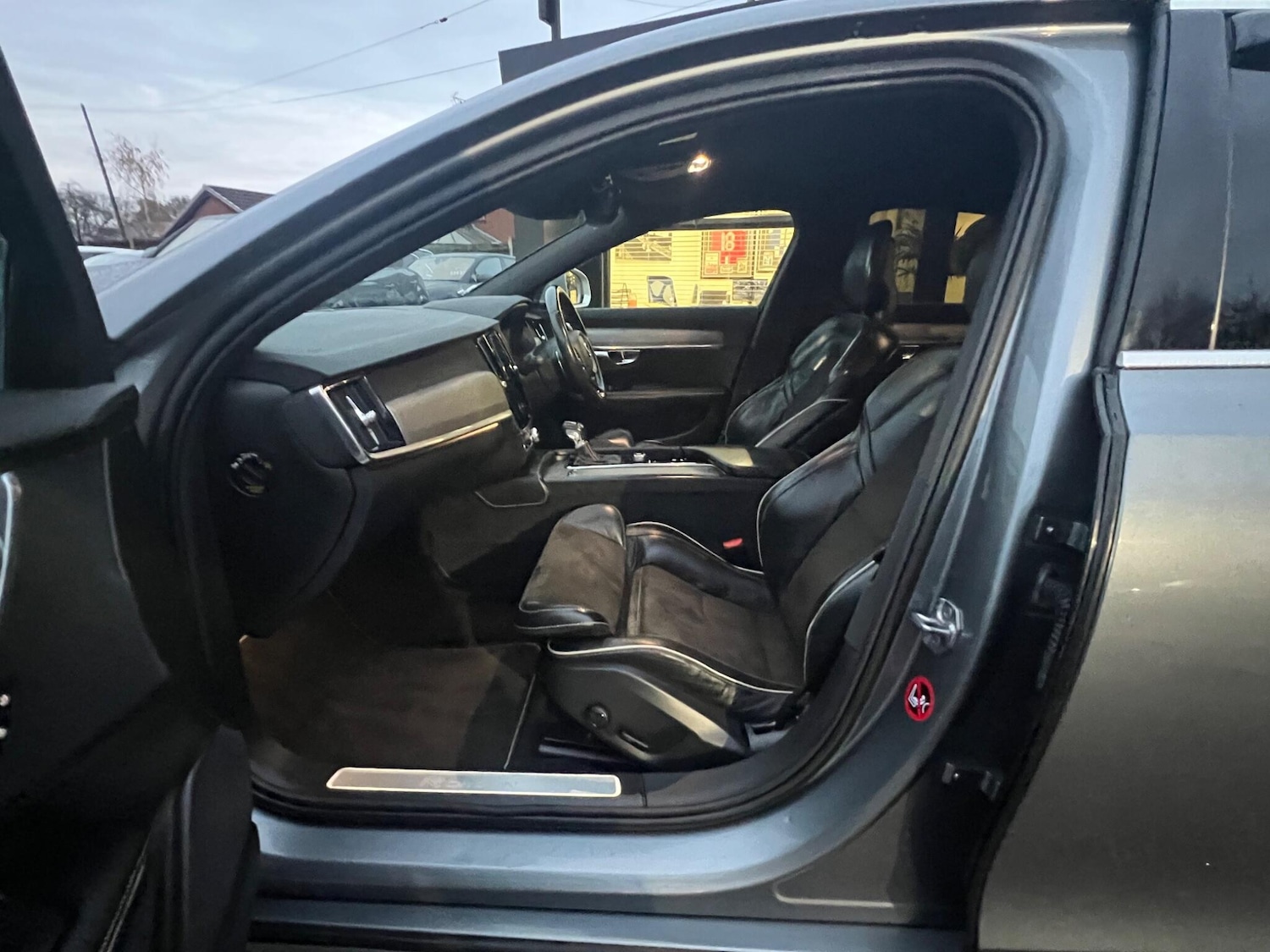 Used Volvo S90 2018 for sale - 76912810: Photo 34