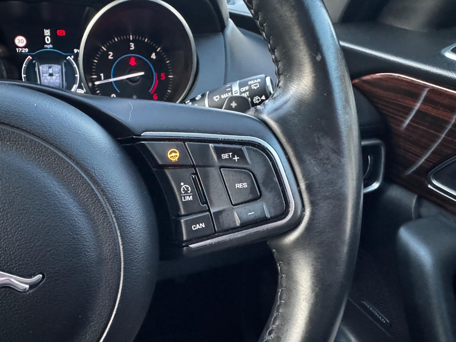 Used Jaguar F-Pace 2016 for sale - 77737657: Photo 35