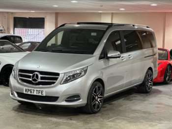 Used Mercedes-Benz V-Class 2017 for sale - 71743299: Photo