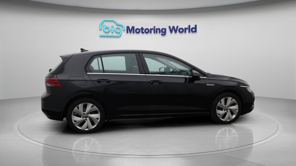 Used Volkswagen Golf 2024 for sale - 75678039: Photo 9