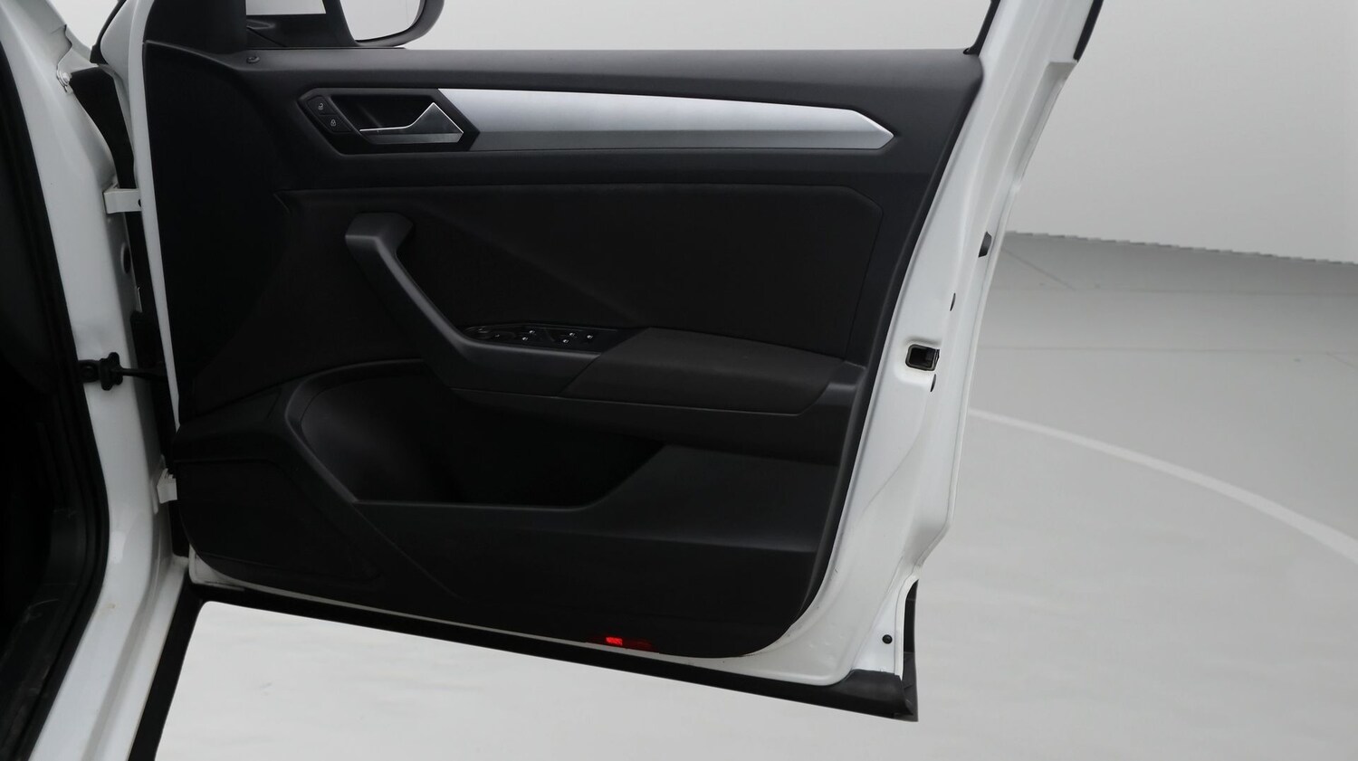 Used Volkswagen T-Roc 2023 for sale - 77365494: Photo 15