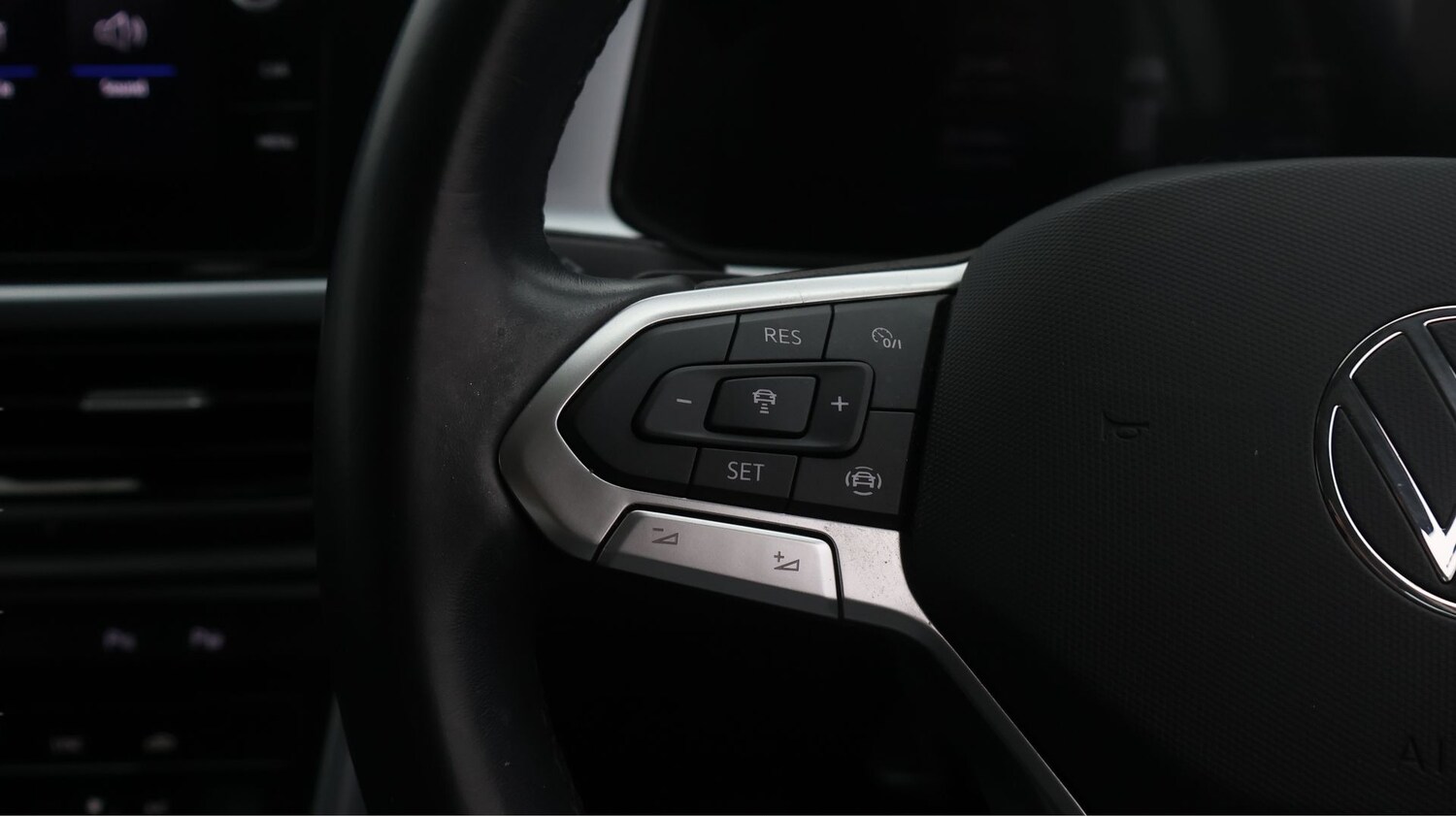 Used Volkswagen T-Roc 2023 for sale - 77365494: Photo 21