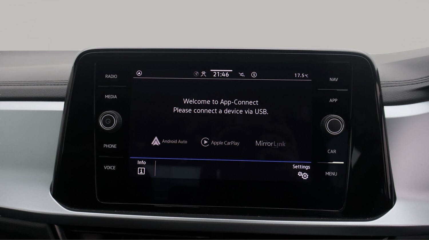 Used Volkswagen T-Roc 2023 for sale - 77365494: Photo 24