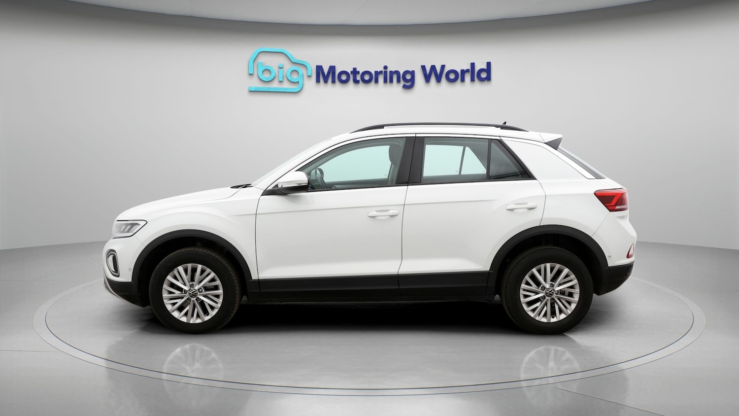 Used Volkswagen T-Roc 2023 for sale - 77365494: Photo 4