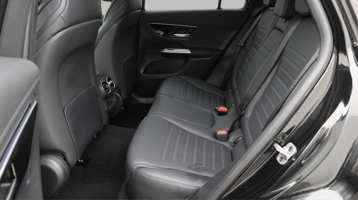 Used Mercedes-Benz GLC 2024 for sale - 76550991: Photo 17