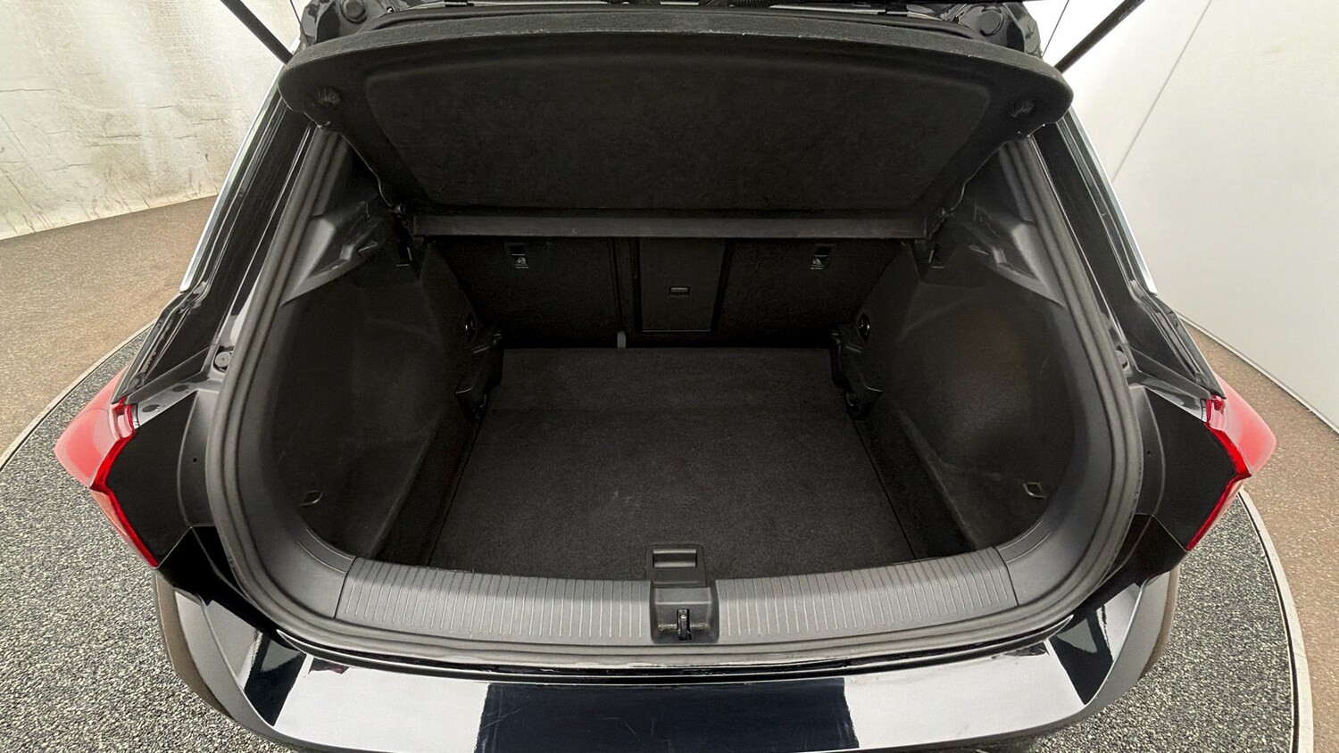 Used Volkswagen T-Roc 2023 for sale - 78176314: Photo 16