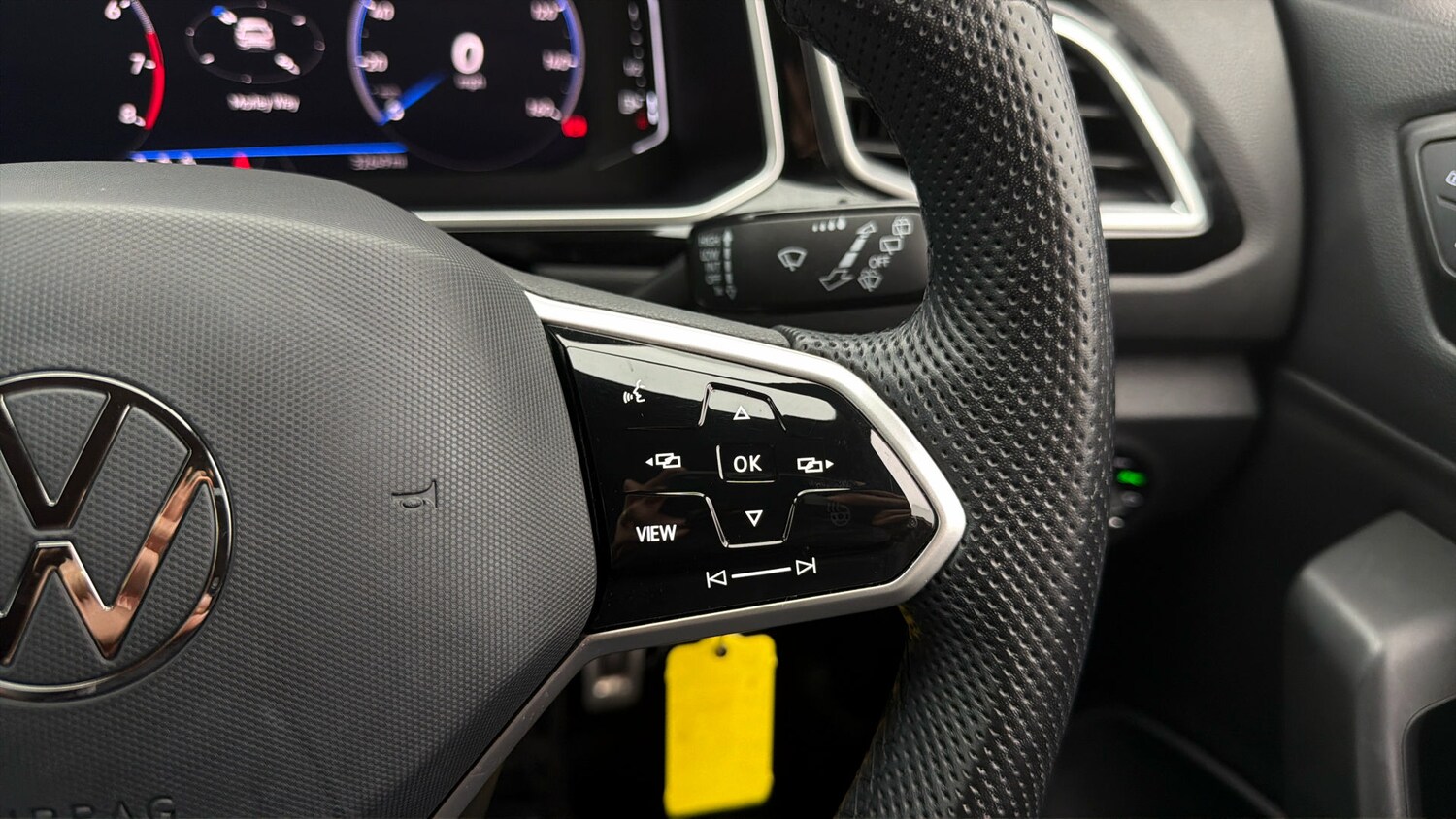 Used Volkswagen T-Roc 2023 for sale - 78176314: Photo 24