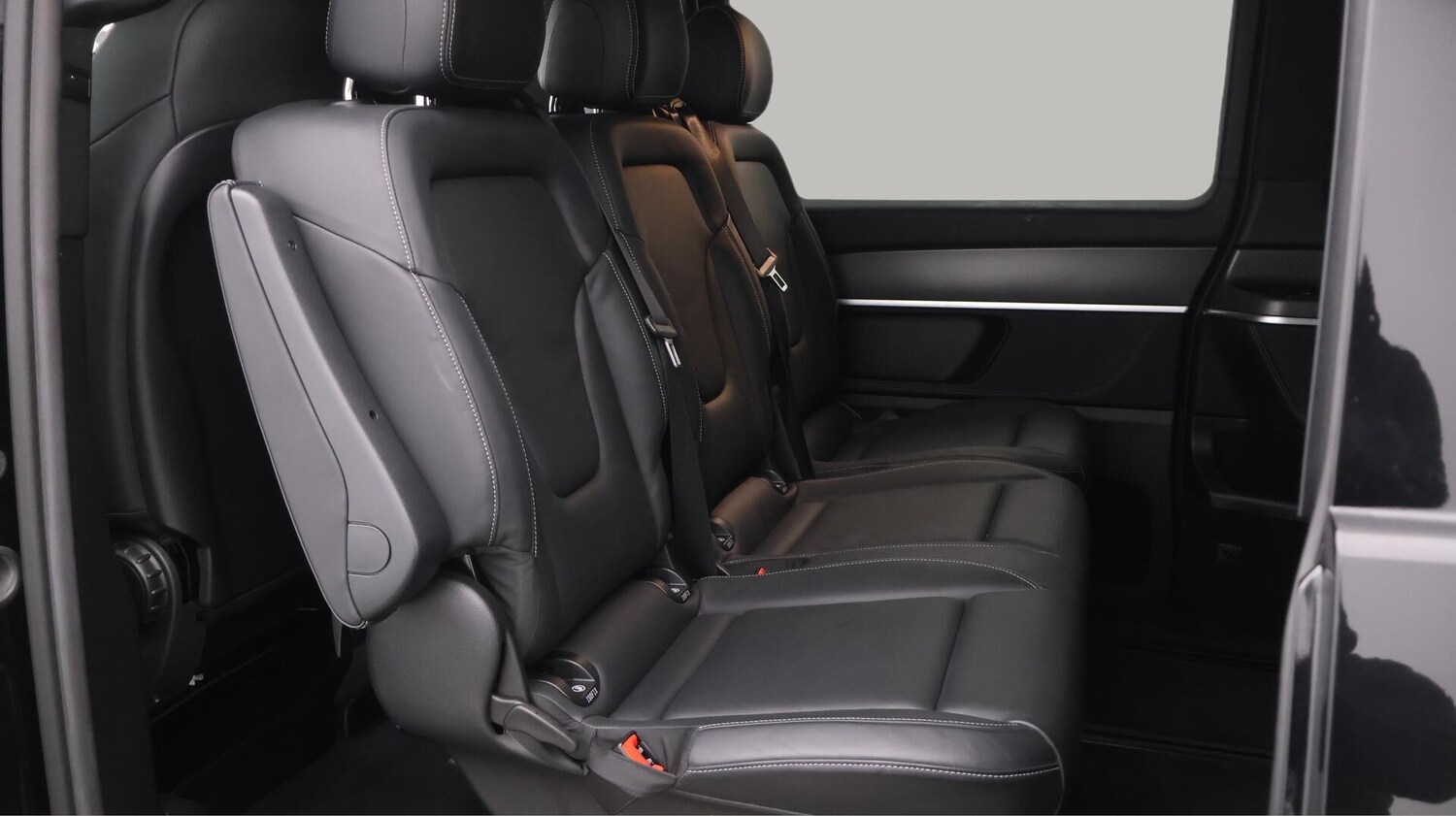 Used Mercedes-Benz V-Class 2023 for sale - 76381225: Photo 16