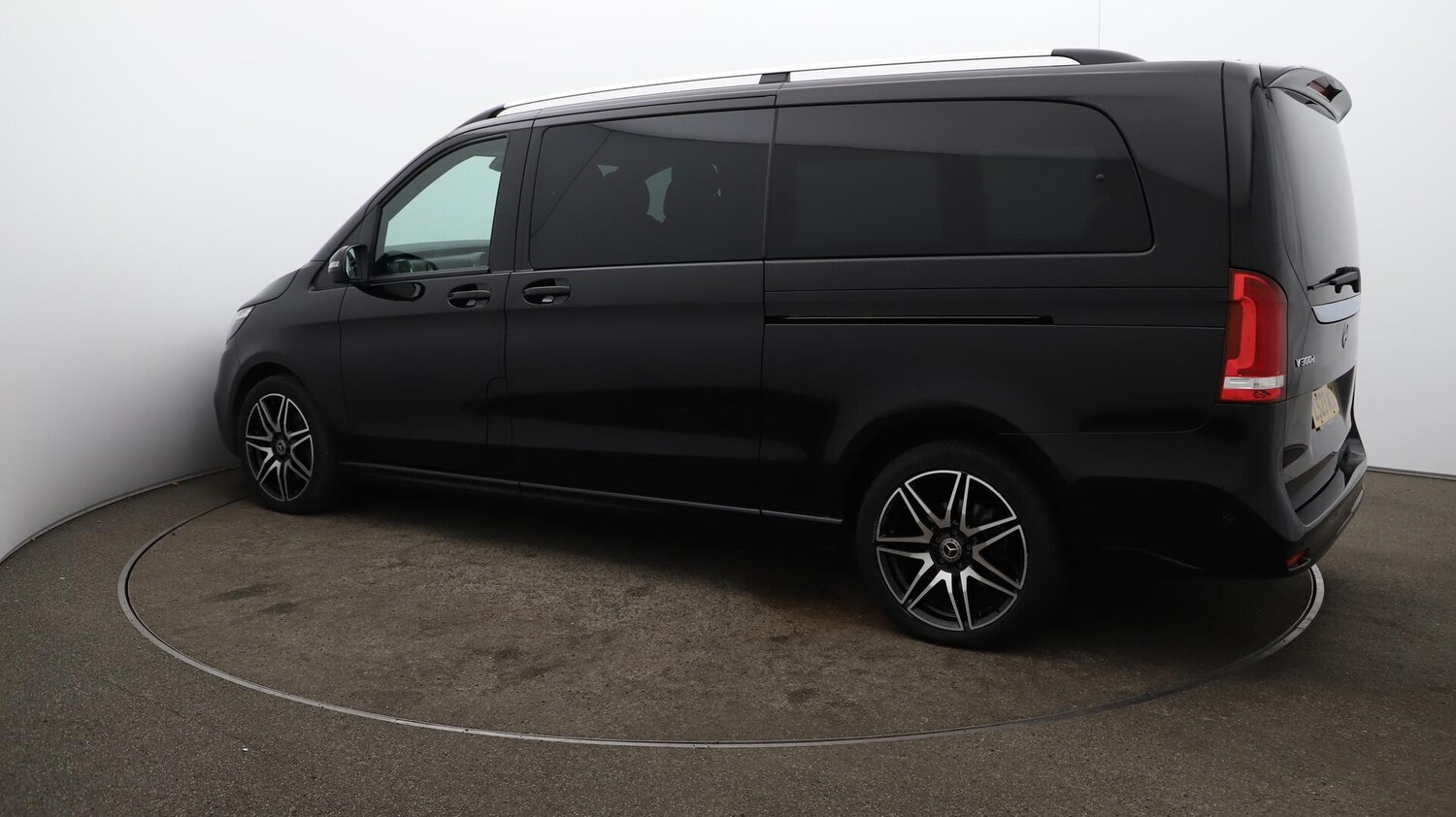 Used Mercedes-Benz V-Class 2023 for sale - 76381225: Photo 37