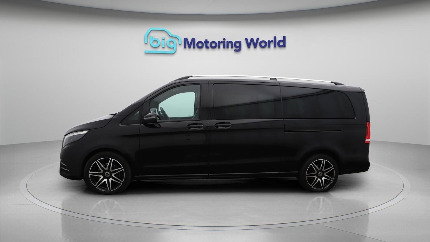 Used Mercedes-Benz V-Class 2023 for sale - 76381225: Photo 4