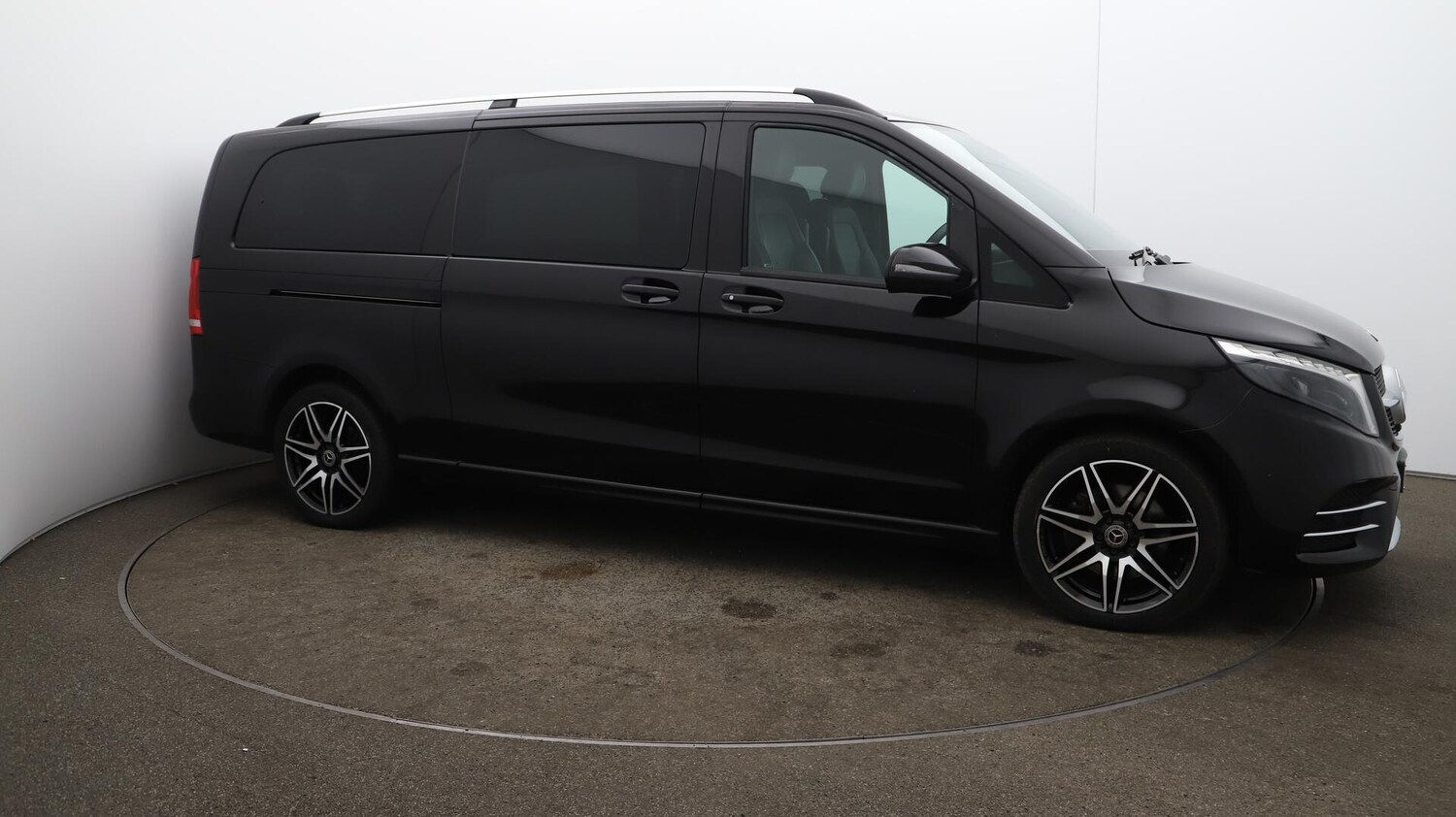 Used Mercedes-Benz V-Class 2023 for sale - 76381225: Photo 47