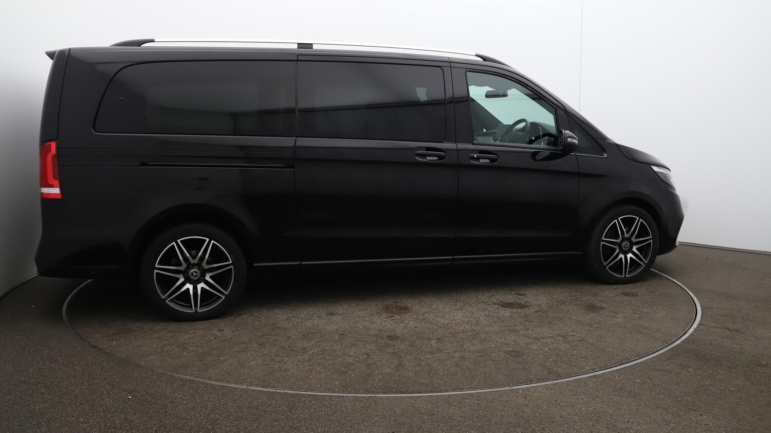 Used Mercedes-Benz V-Class 2023 for sale - 76381225: Photo 52