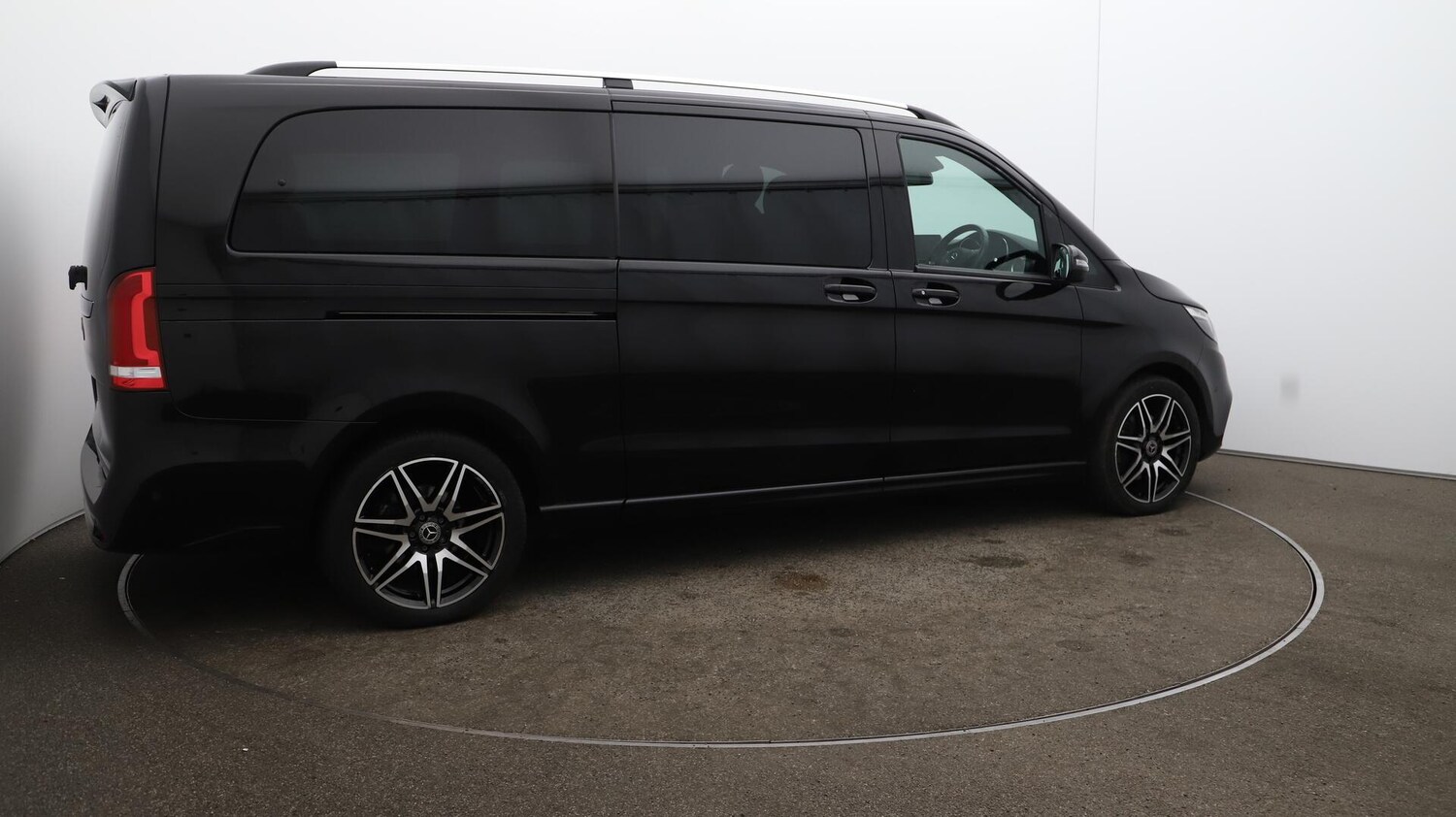 Used Mercedes-Benz V-Class 2023 for sale - 76381225: Photo 53