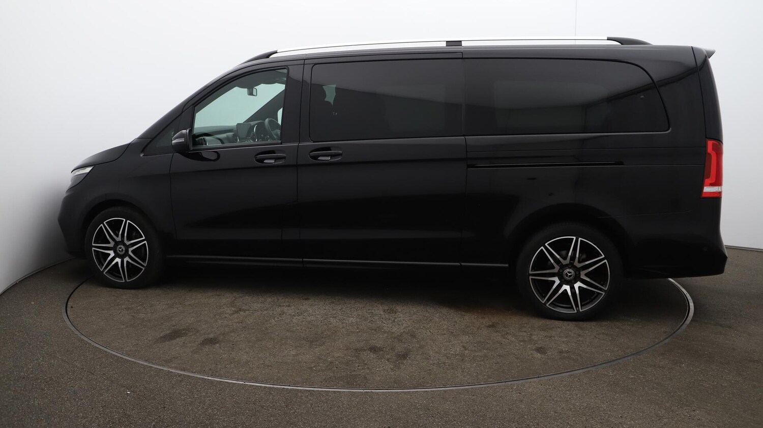 Used Mercedes-Benz V-Class 2023 for sale - 76381225: Photo 59
