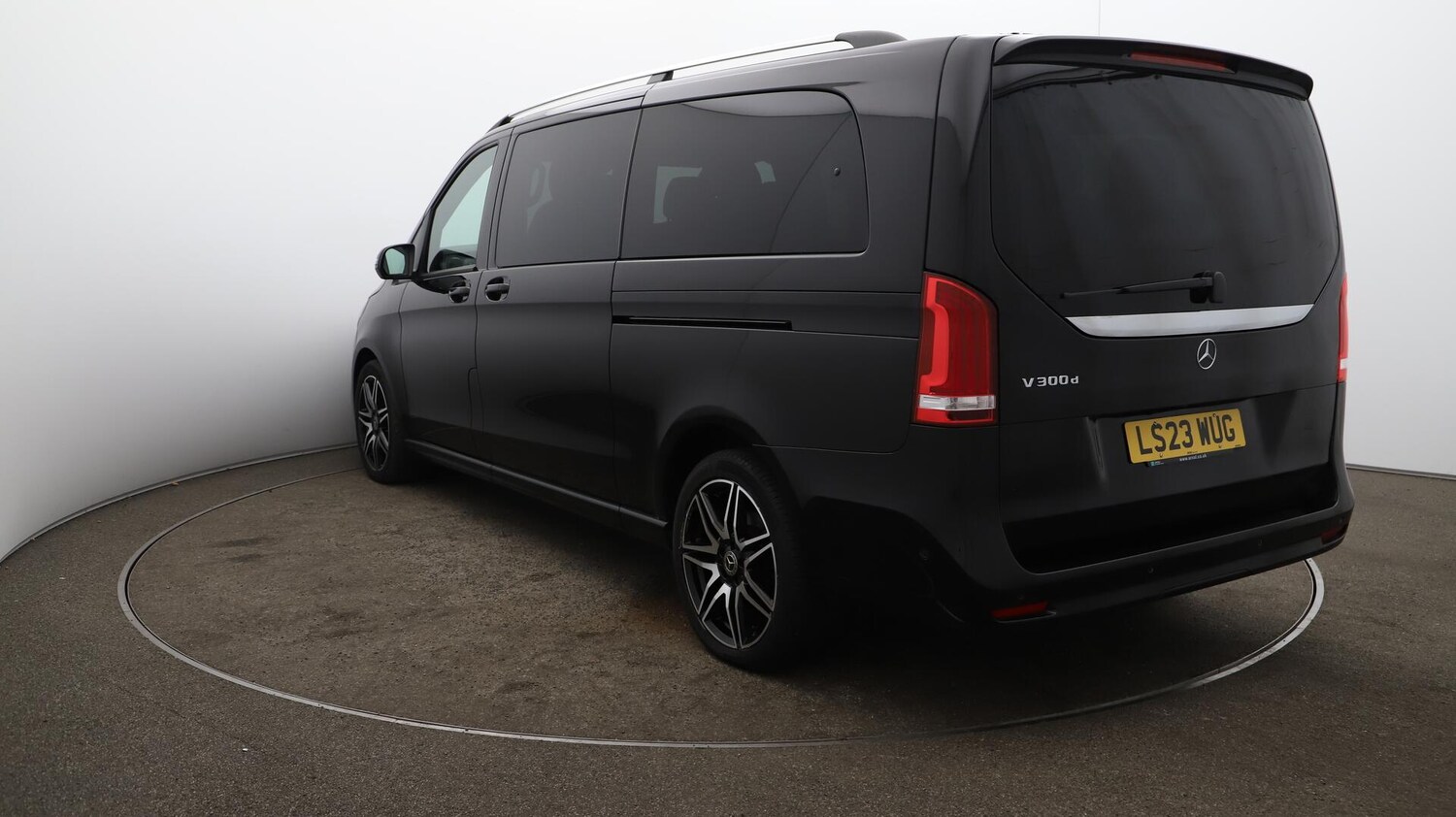 Used Mercedes-Benz V-Class 2023 for sale - 76381225: Photo 63