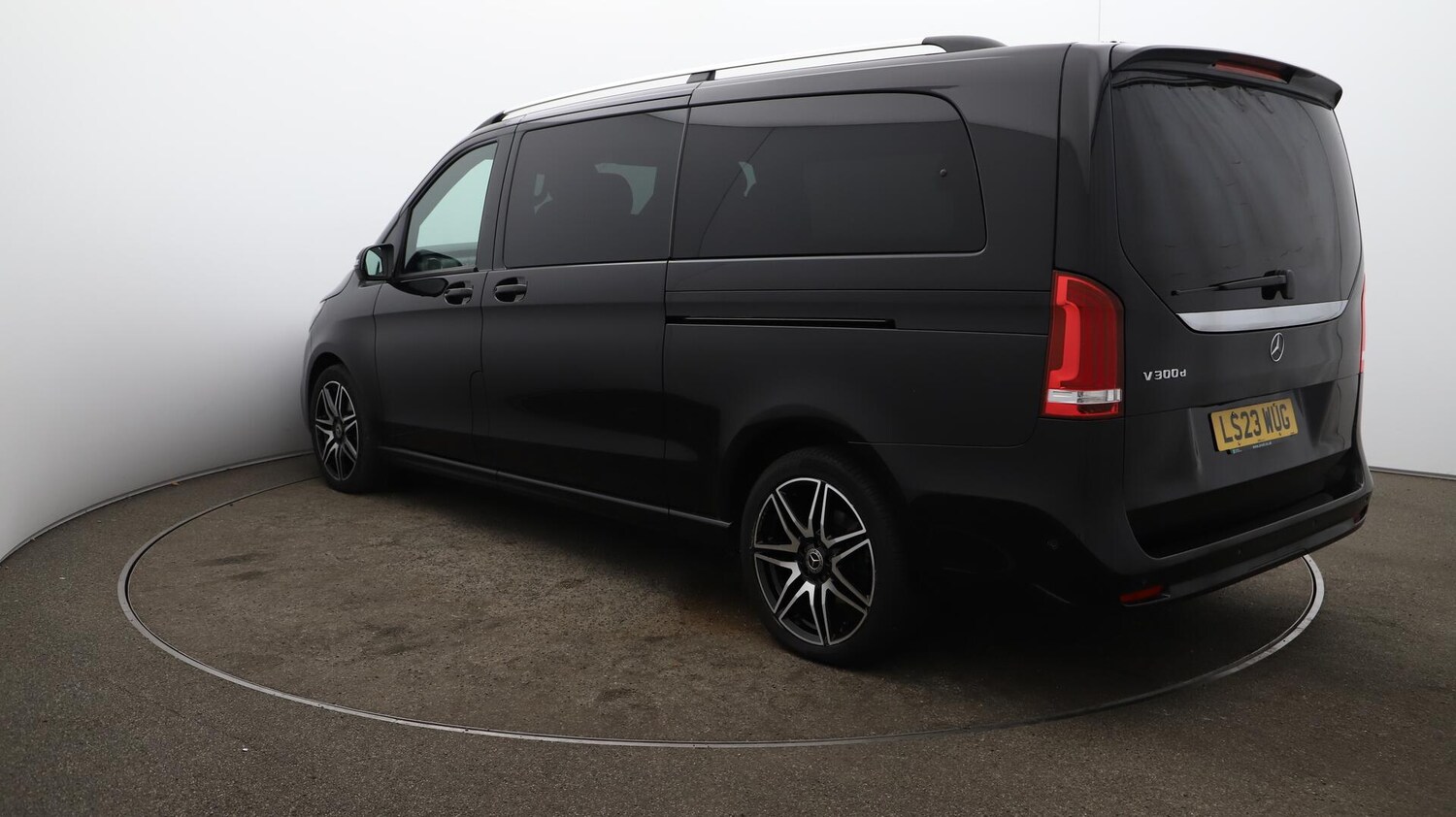 Used Mercedes-Benz V-Class 2023 for sale - 76381225: Photo 64