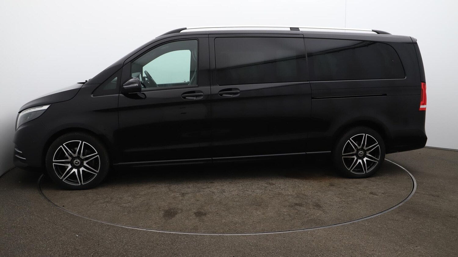 Used Mercedes-Benz V-Class 2023 for sale - 76381225: Photo 66