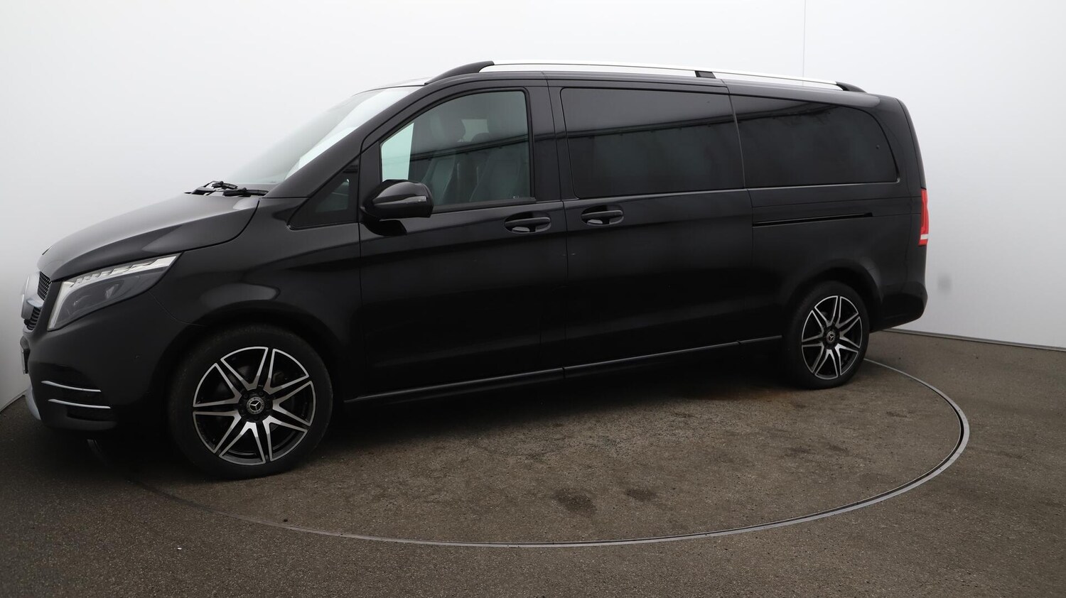 Used Mercedes-Benz V-Class 2023 for sale - 76381225: Photo 68