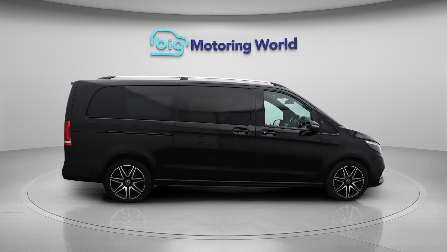 Used Mercedes-Benz V-Class 2023 for sale - 76381225: Photo 8