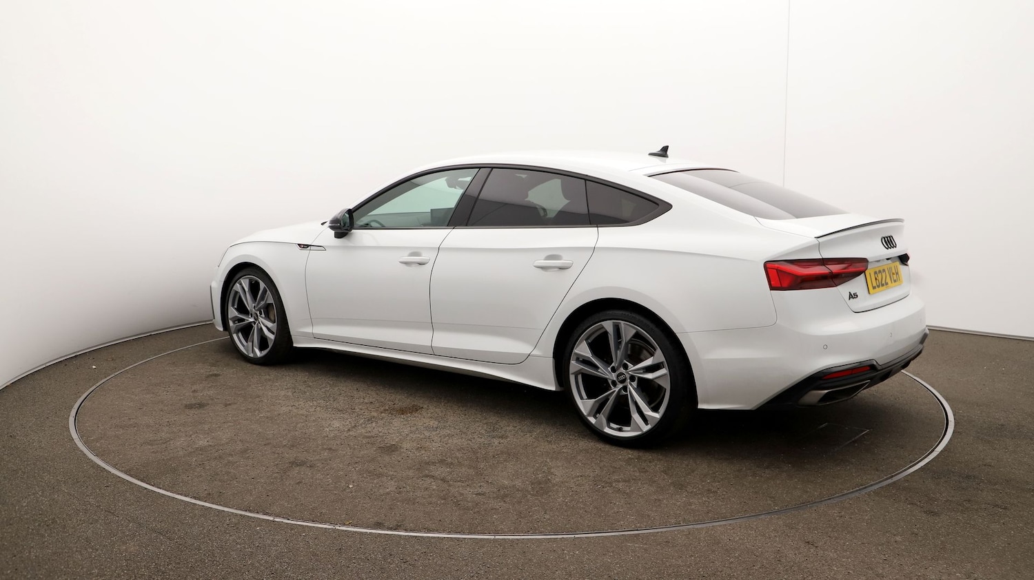 Used Audi A5 2022 for sale - 77083332: Photo 2