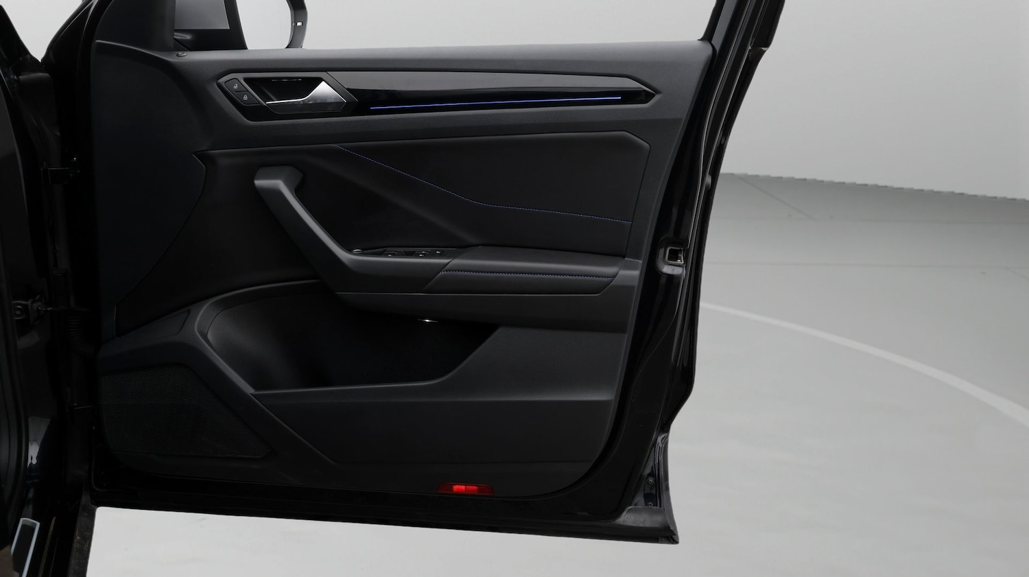 Used Volkswagen T-Roc 2023 for sale - 77519347: Photo 15