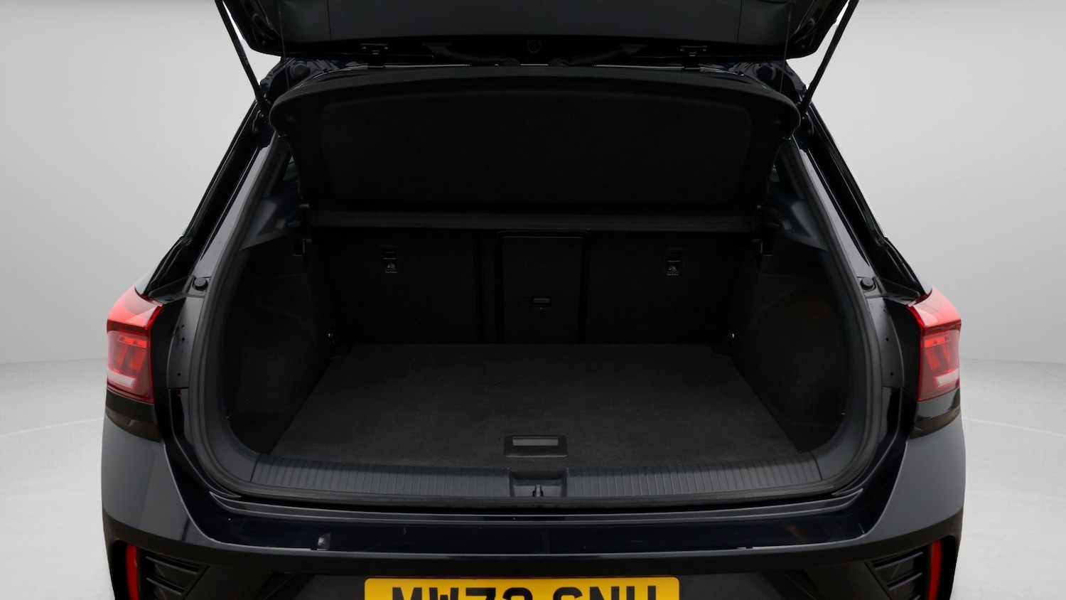 Used Volkswagen T-Roc 2023 for sale - 77519347: Photo 17