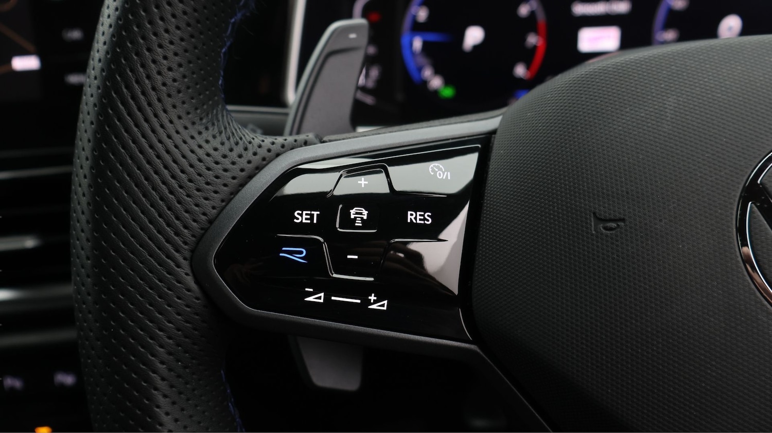 Used Volkswagen T-Roc 2023 for sale - 77519347: Photo 25