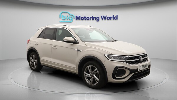 Used Volkswagen T-Roc 2022 for sale - 76294786: Photo 2