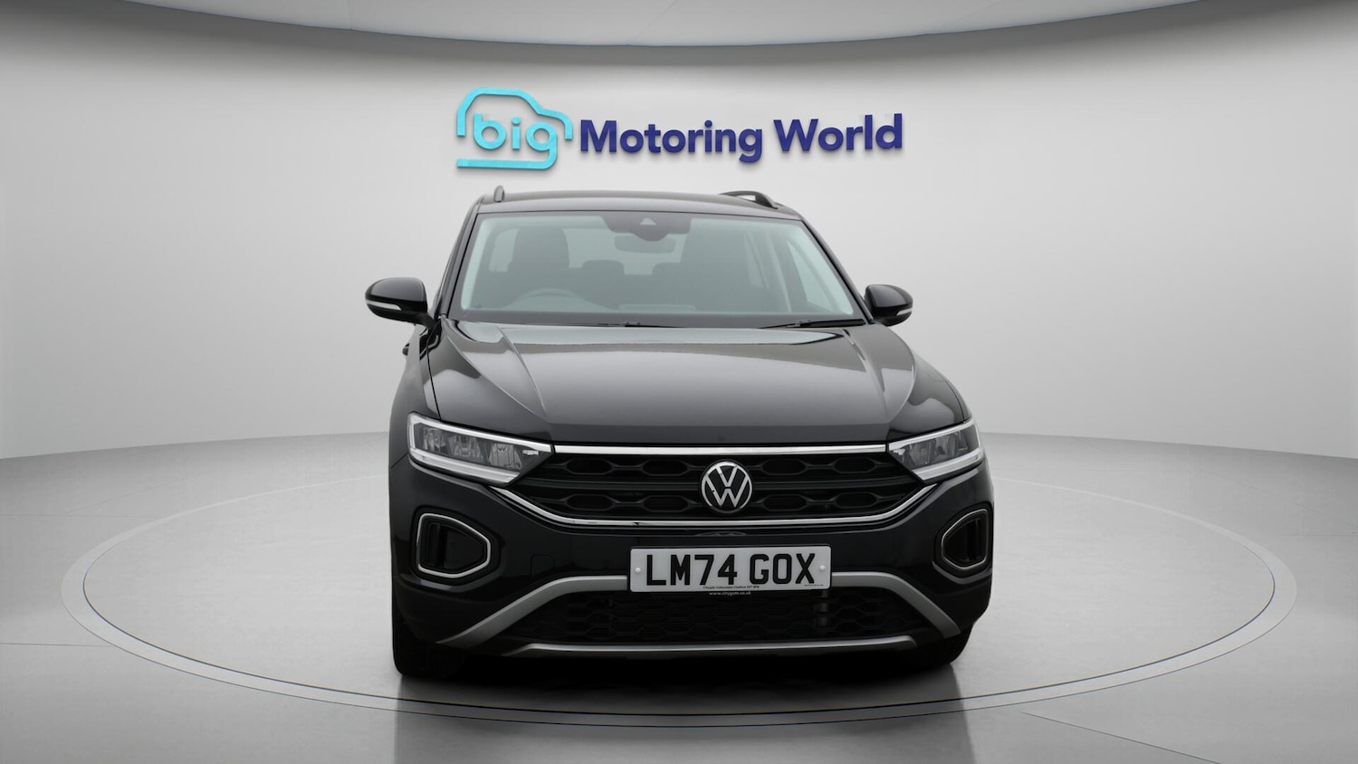 Used Volkswagen T-Roc 2024 for sale - 76381282: Photo 2